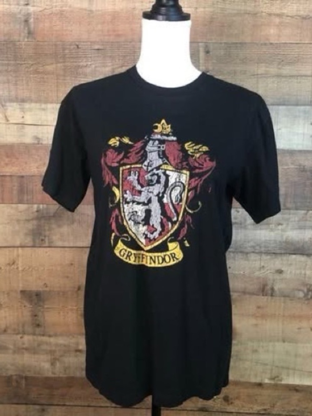 Unisex Size Medium Harry Potter Gryffindor T-Shirt